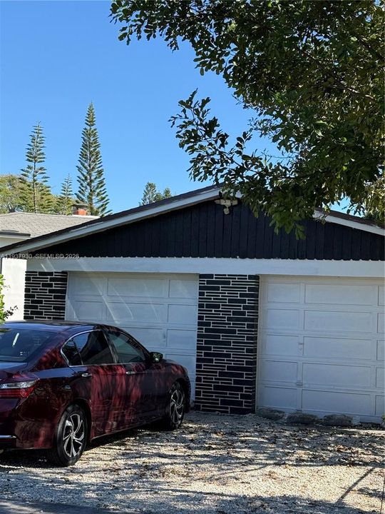 For Rent: $1,800 (2 beds, 1 baths, 800 Square Feet)