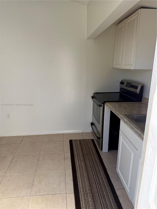 For Rent: $1,800 (2 beds, 1 baths, 800 Square Feet)