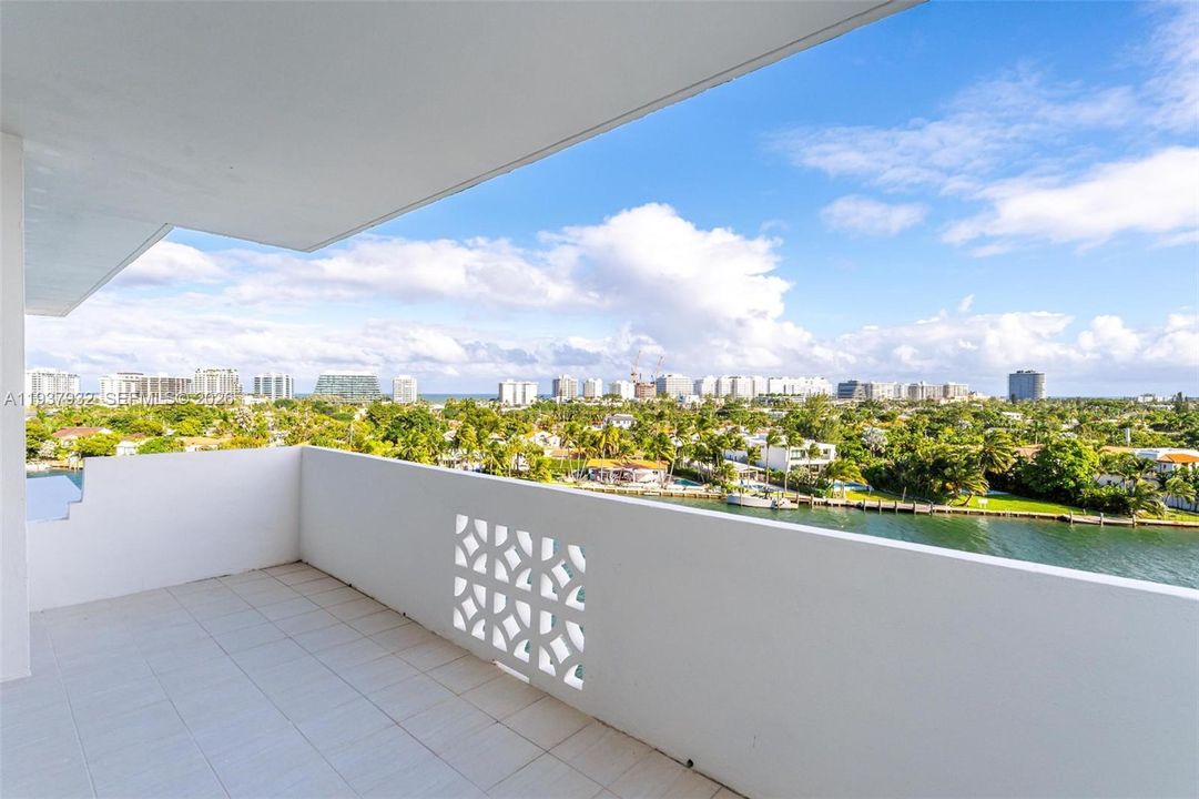 For Rent: $3,800 (2 beds, 2 baths, 1118 Square Feet)