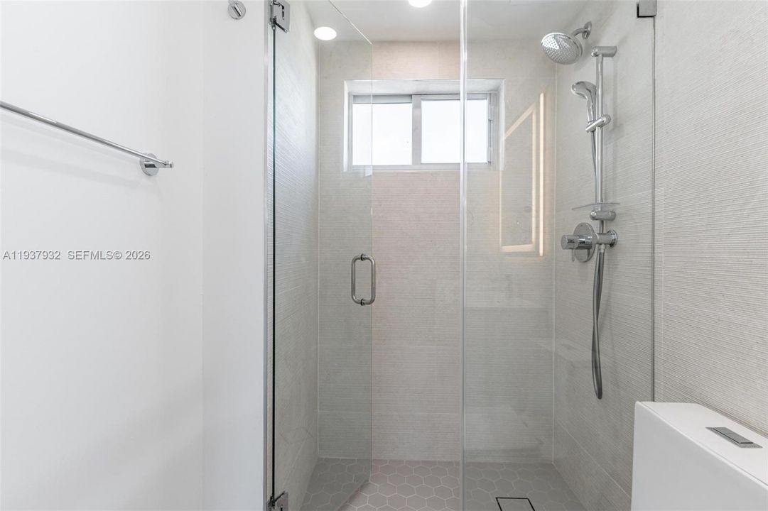 For Rent: $3,800 (2 beds, 2 baths, 1118 Square Feet)