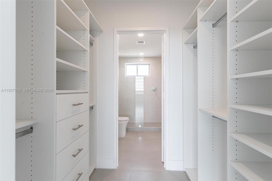 For Rent: $3,800 (2 beds, 2 baths, 1118 Square Feet)