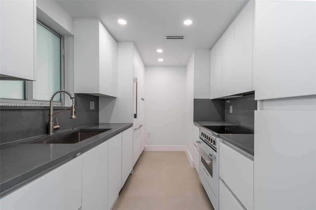 For Rent: $3,800 (2 beds, 2 baths, 1118 Square Feet)