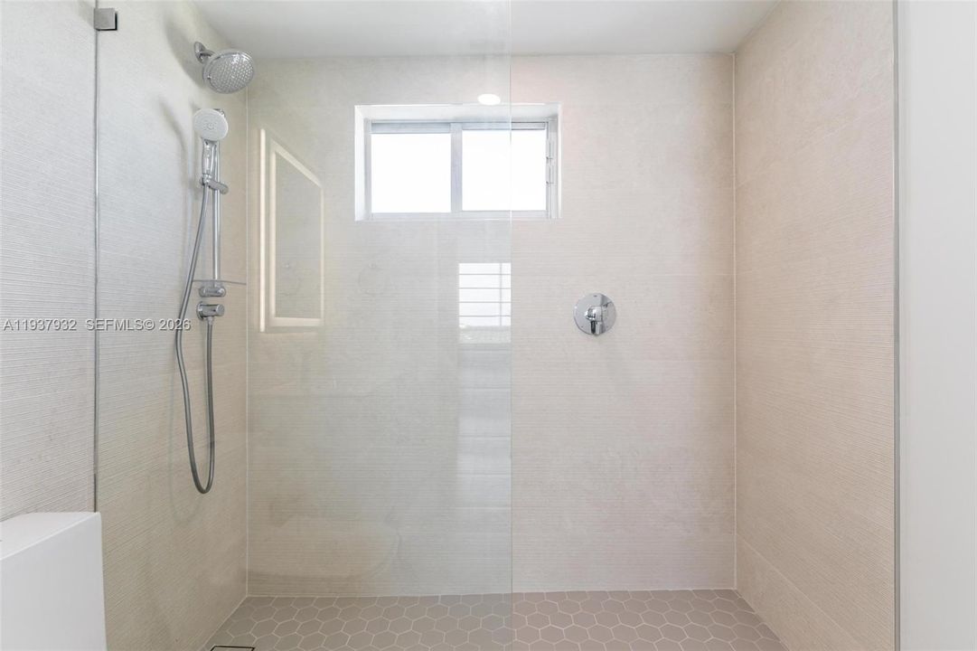 For Rent: $3,800 (2 beds, 2 baths, 1118 Square Feet)