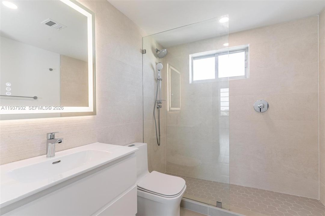 For Rent: $3,800 (2 beds, 2 baths, 1118 Square Feet)