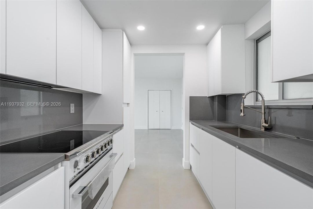 For Rent: $3,800 (2 beds, 2 baths, 1118 Square Feet)