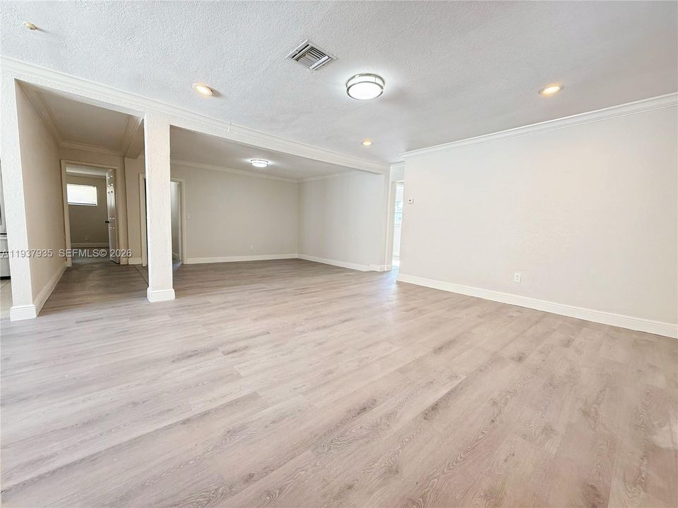 待售: $489,000 (4 贝兹, 2 浴室, 0 平方英尺)