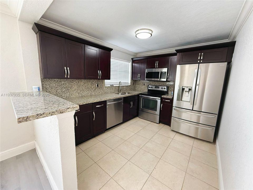 待售: $489,000 (4 贝兹, 2 浴室, 0 平方英尺)