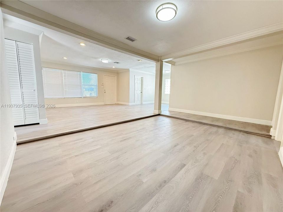 待售: $489,000 (4 贝兹, 2 浴室, 0 平方英尺)