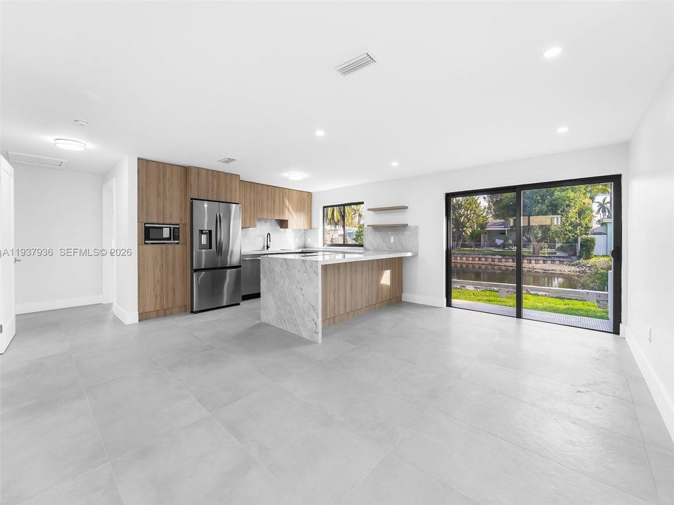 待售: $699,000 (3 贝兹, 2 浴室, 1648 平方英尺)