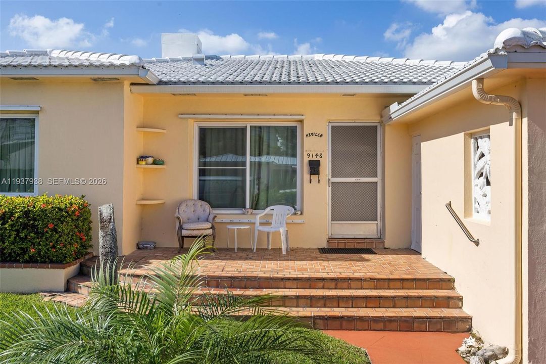 For Sale: $1,499,000 (3 beds, 2 baths, 1238 Square Feet)