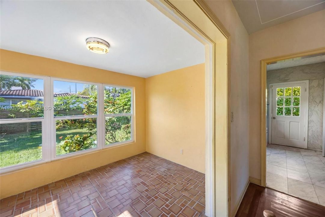 For Sale: $1,499,000 (3 beds, 2 baths, 1238 Square Feet)