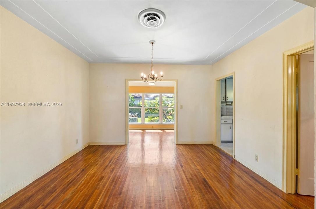 For Sale: $1,499,000 (3 beds, 2 baths, 1238 Square Feet)