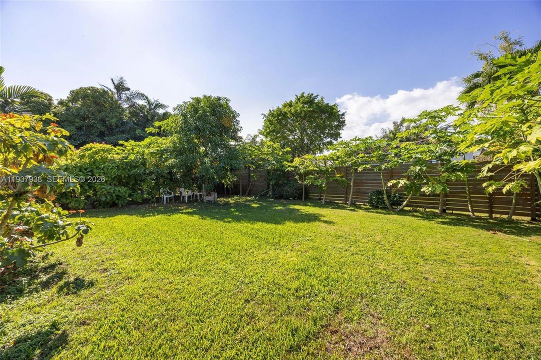 For Sale: $1,499,000 (3 beds, 2 baths, 1238 Square Feet)