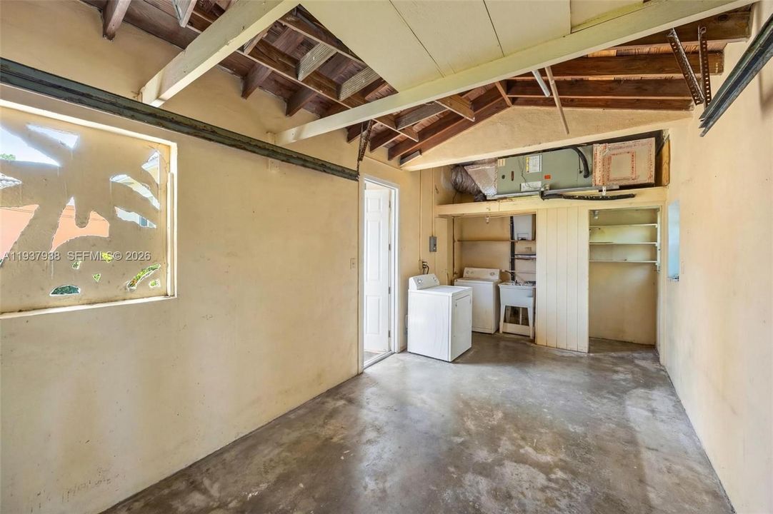 For Sale: $1,499,000 (3 beds, 2 baths, 1238 Square Feet)