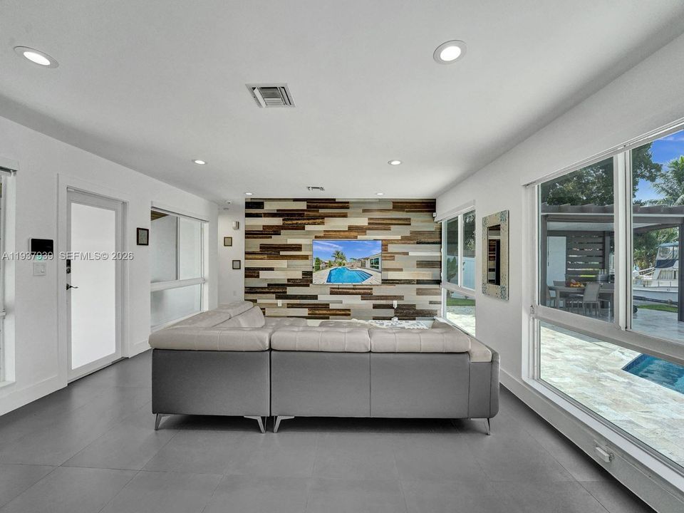 待售: $1,240,000 (3 贝兹, 2 浴室, 1080 平方英尺)