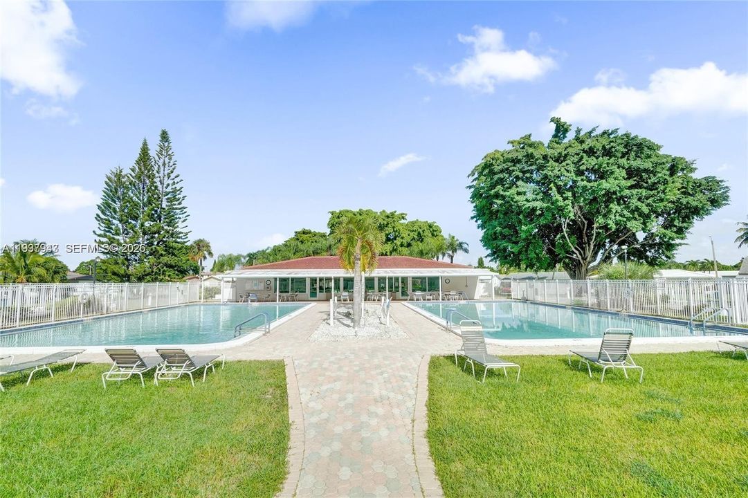 На продажу: $259,900 (2 спален, 1 ванн, 1002 Квадратных фут)