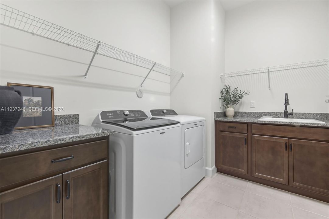 待售: $589,999 (3 贝兹, 2 浴室, 1913 平方英尺)