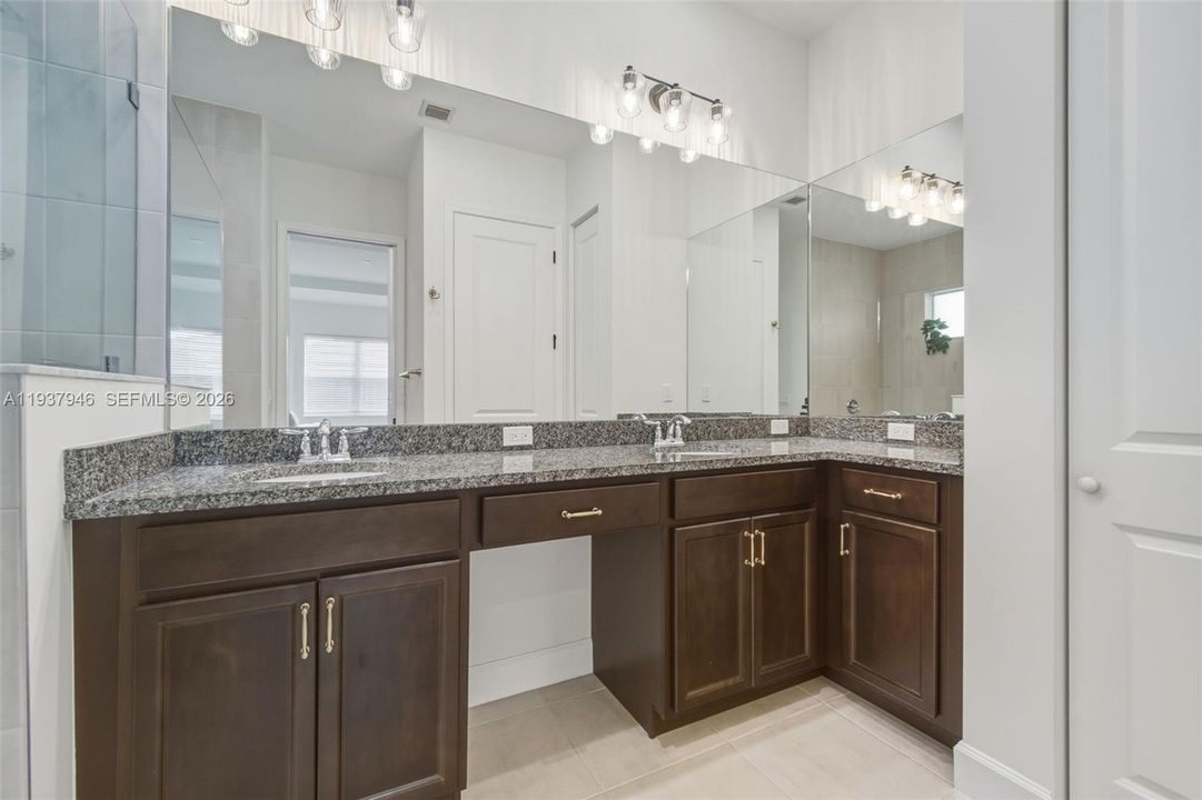 待售: $589,999 (3 贝兹, 2 浴室, 1913 平方英尺)