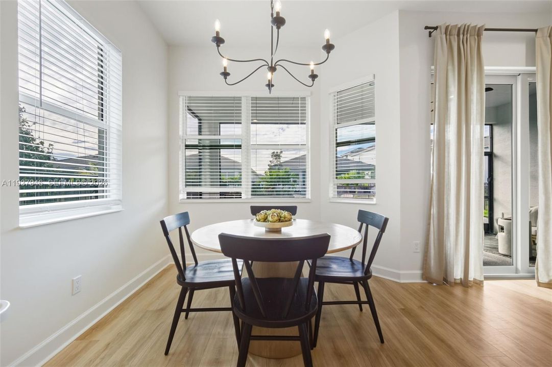 待售: $589,999 (3 贝兹, 2 浴室, 1913 平方英尺)