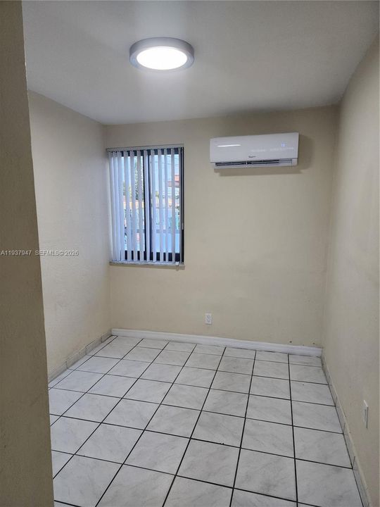 待售: $960,000 (0 贝兹, 0 浴室, 1758 平方英尺)