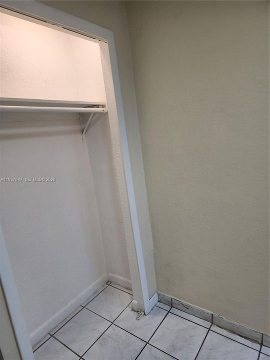 待售: $960,000 (0 贝兹, 0 浴室, 1758 平方英尺)