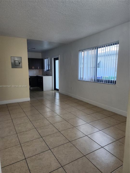 待售: $960,000 (0 贝兹, 0 浴室, 1758 平方英尺)