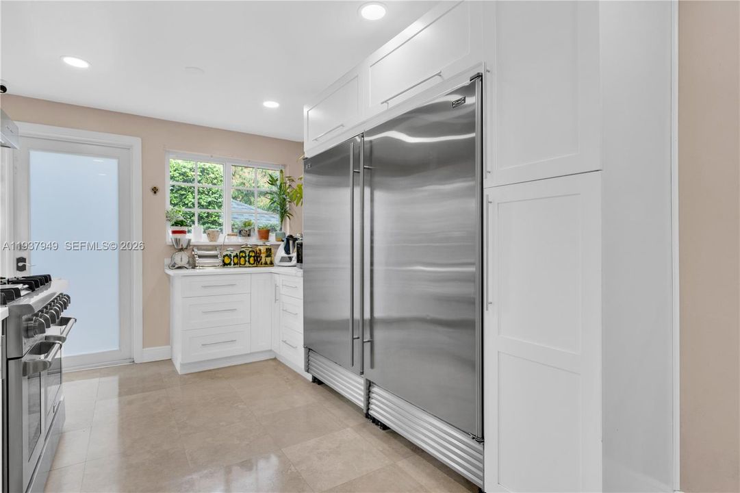 合同活跃: $775,000 (4 贝兹, 2 浴室, 2084 平方英尺)