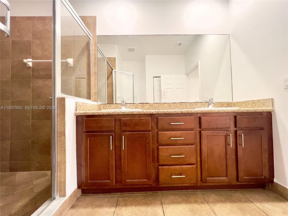 待售: $365,000 (2 贝兹, 2 浴室, 1454 平方英尺)