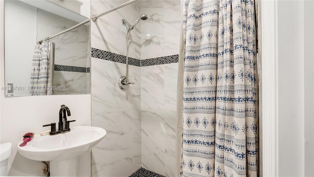 待售: $550,000 (3 贝兹, 2 浴室, 1780 平方英尺)