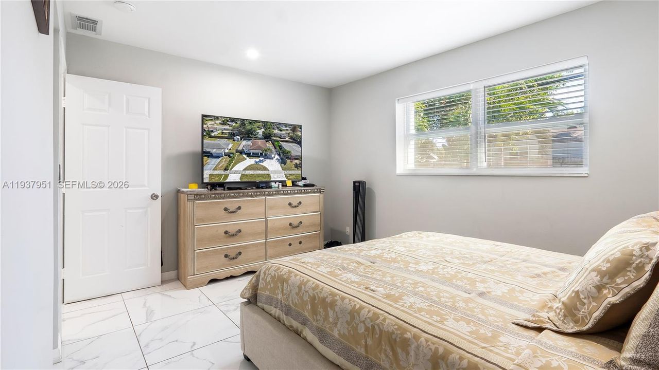 待售: $550,000 (3 贝兹, 2 浴室, 1780 平方英尺)