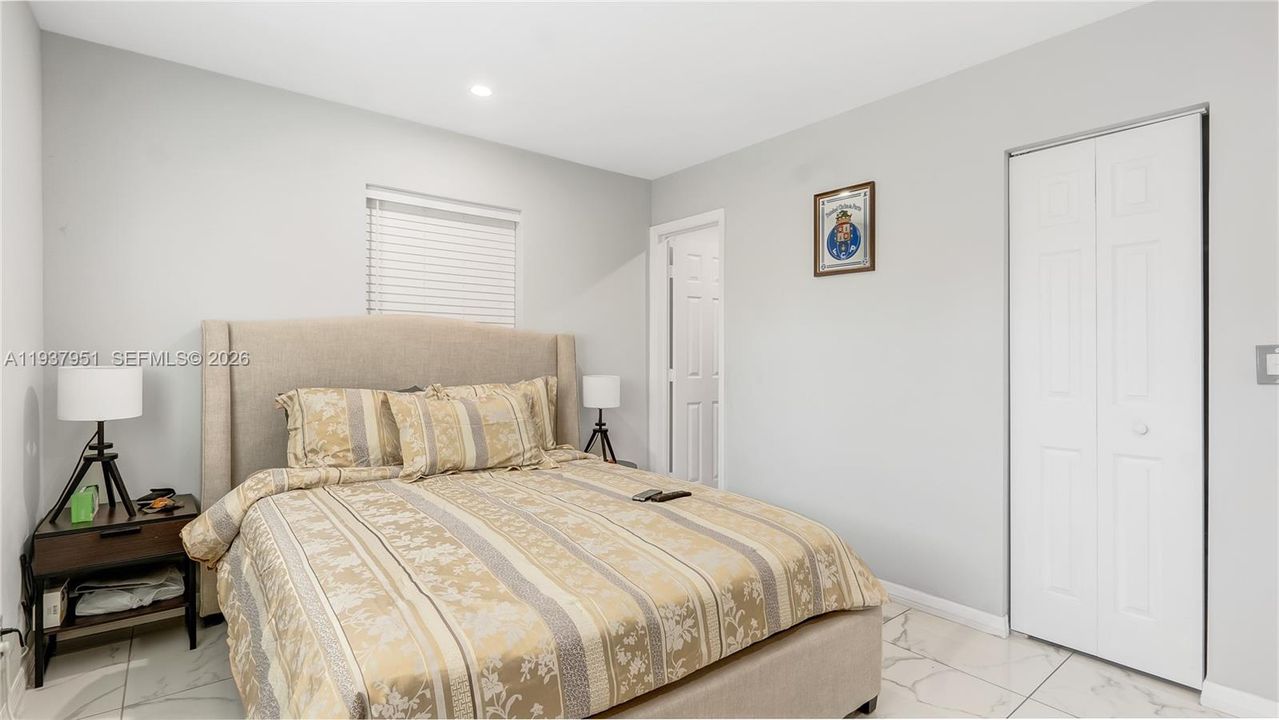 待售: $550,000 (3 贝兹, 2 浴室, 1780 平方英尺)