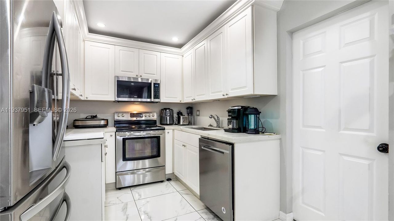 待售: $550,000 (3 贝兹, 2 浴室, 1780 平方英尺)