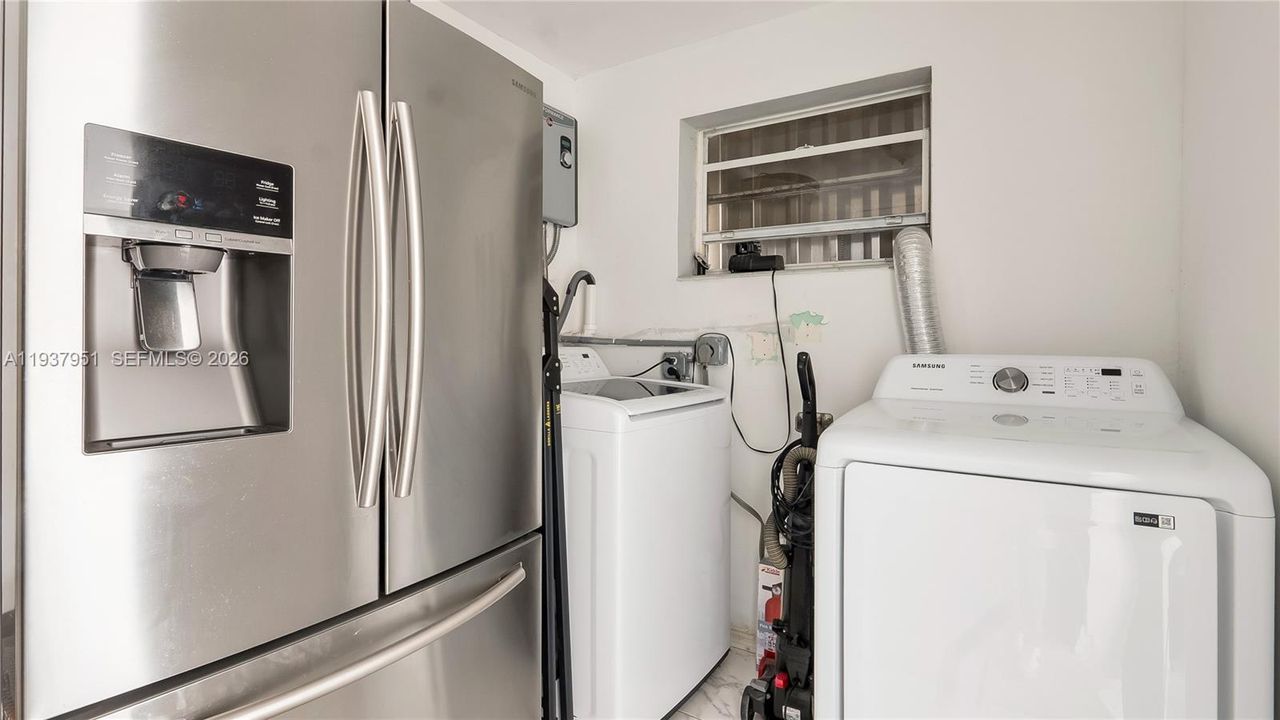 待售: $550,000 (3 贝兹, 2 浴室, 1780 平方英尺)