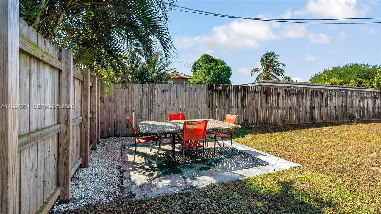 待售: $550,000 (3 贝兹, 2 浴室, 1780 平方英尺)