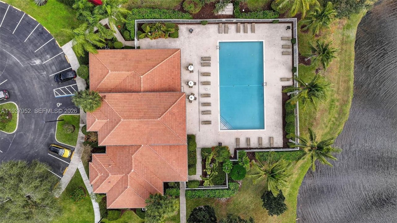 待售: $209,000 (2 贝兹, 2 浴室, 960 平方英尺)