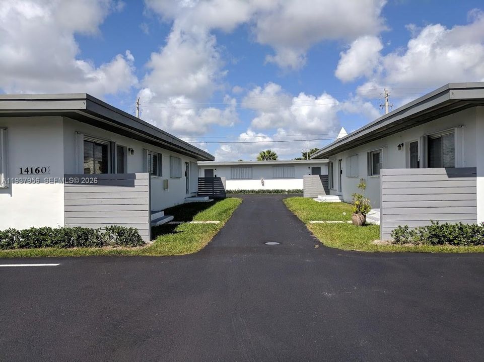 出租: $1,895 (2 贝兹, 1 浴室, 725 平方英尺)