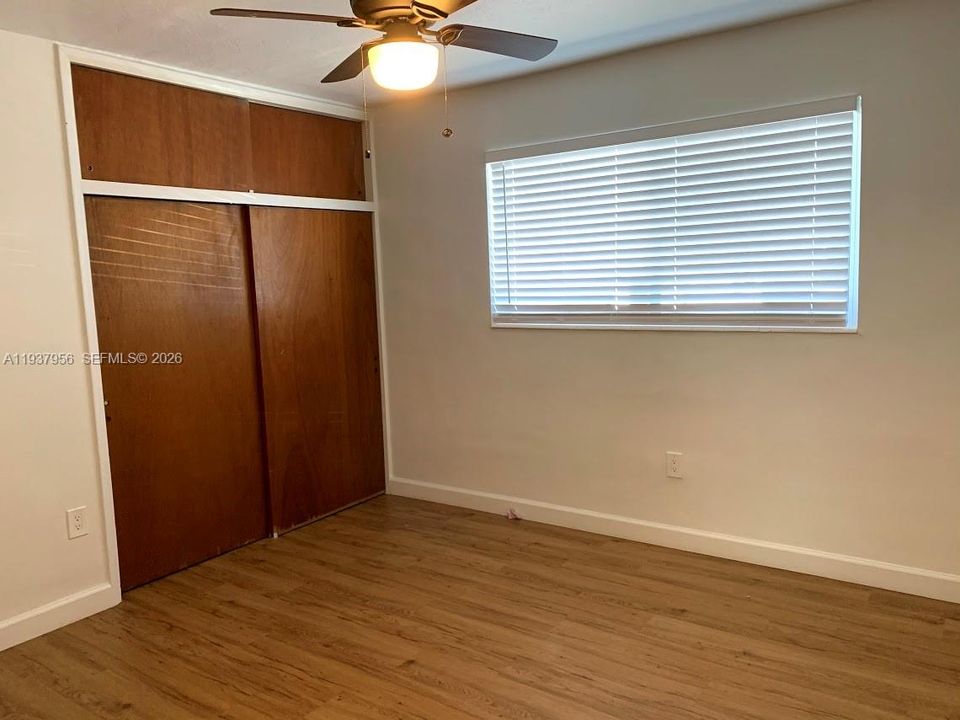 出租: $1,895 (2 贝兹, 1 浴室, 725 平方英尺)