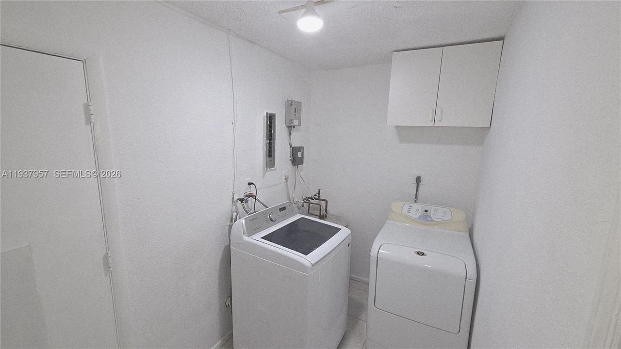 В аренду: $3,000 (3 спален, 2 ванн, 1629 Квадратных фут)