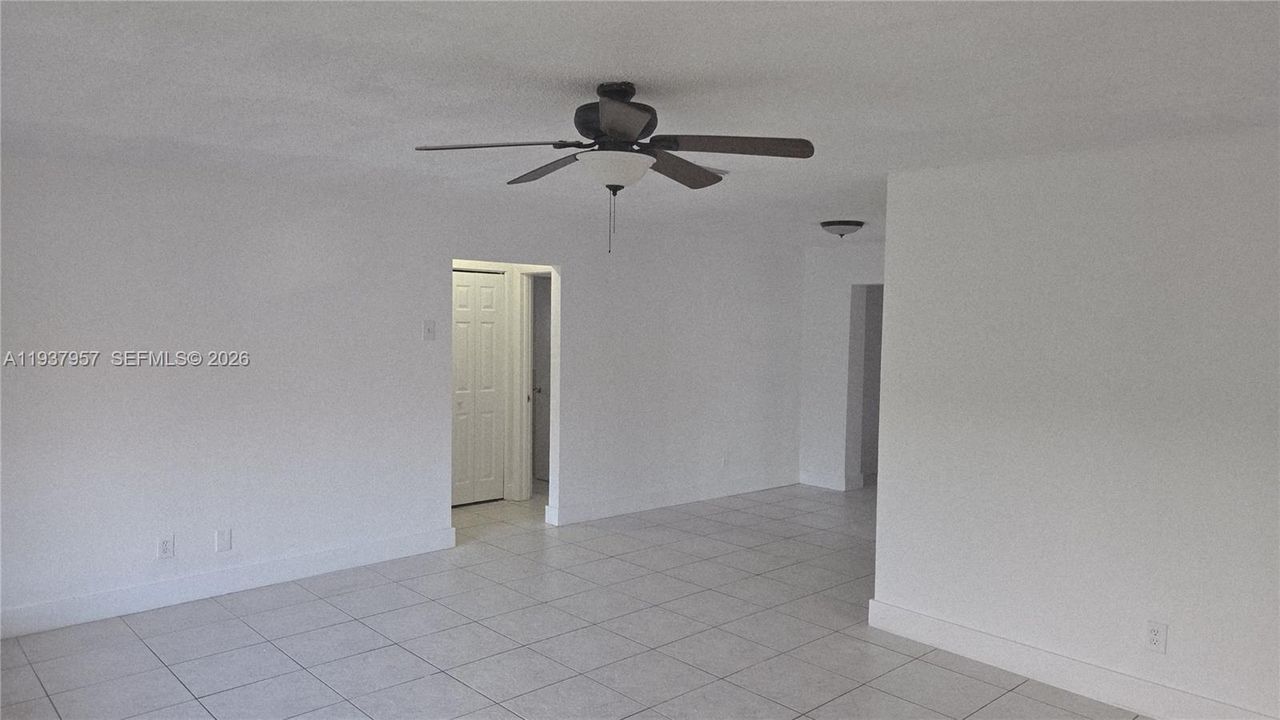 В аренду: $3,000 (3 спален, 2 ванн, 1629 Квадратных фут)