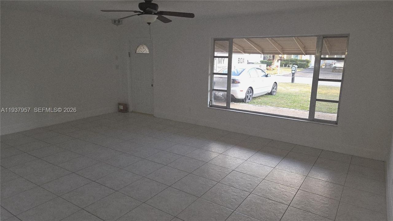 В аренду: $3,000 (3 спален, 2 ванн, 1629 Квадратных фут)