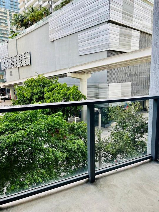 В аренду: $2,350 (0 спален, 1 ванн, 551 Квадратных фут)