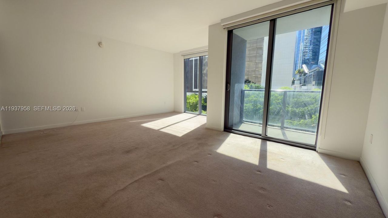 В аренду: $2,350 (0 спален, 1 ванн, 551 Квадратных фут)