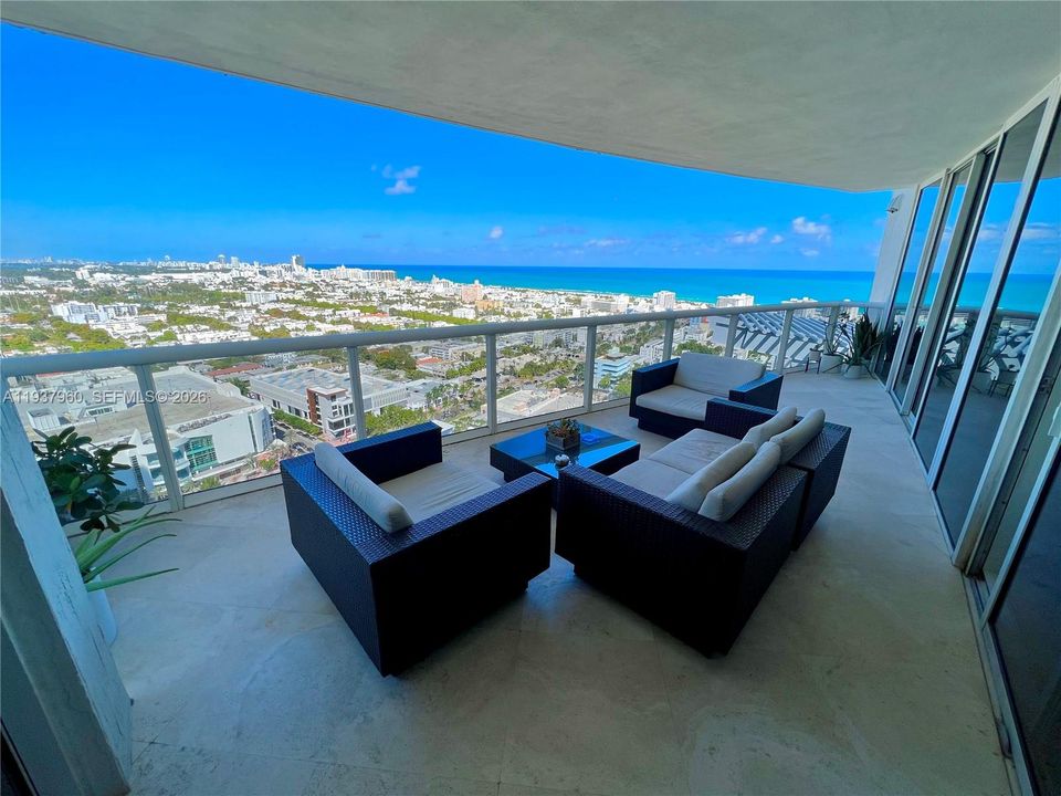 出租: $12,500 (2 贝兹, 2 浴室, 1759 平方英尺)