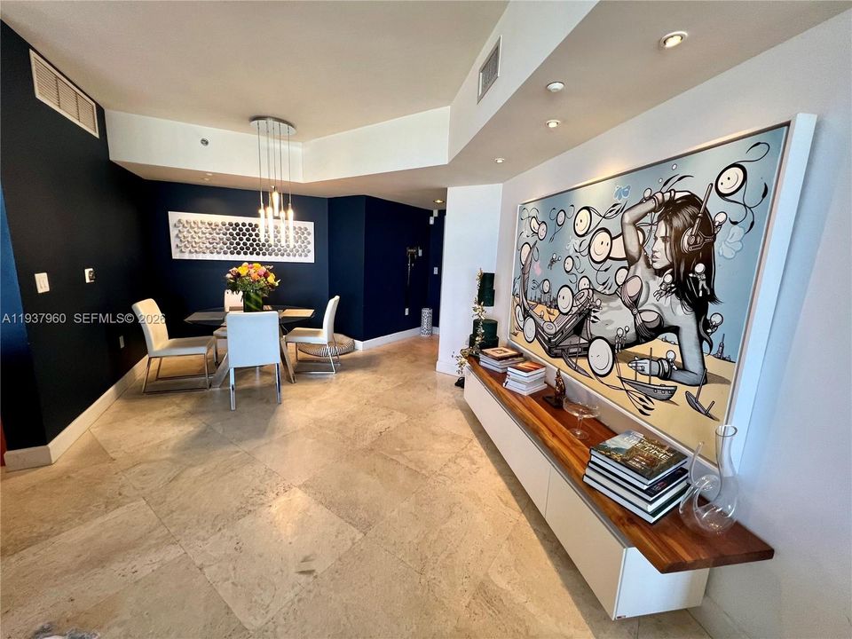 出租: $12,500 (2 贝兹, 2 浴室, 1759 平方英尺)