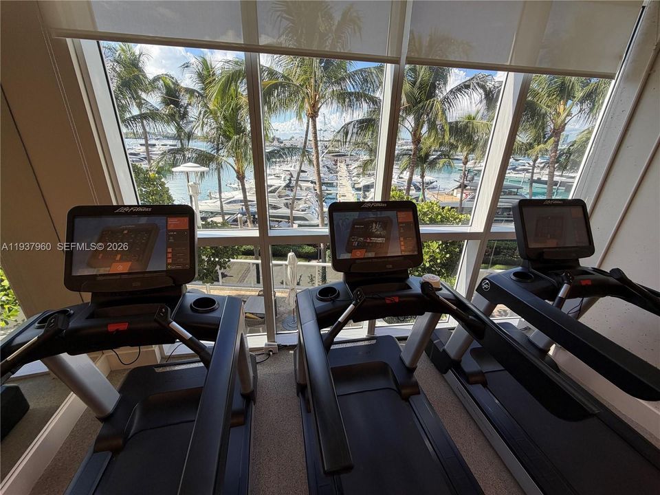 For Rent: $12,500 (2 beds, 2 baths, 1759 Square Feet)