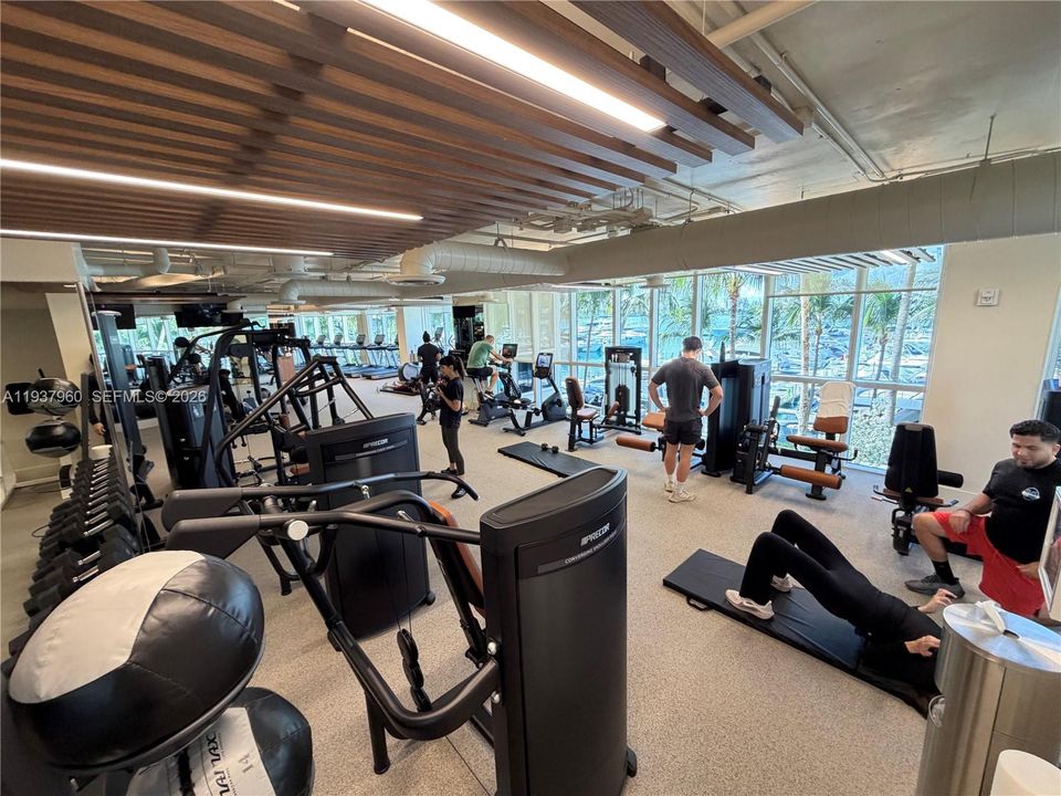 For Rent: $12,500 (2 beds, 2 baths, 1759 Square Feet)