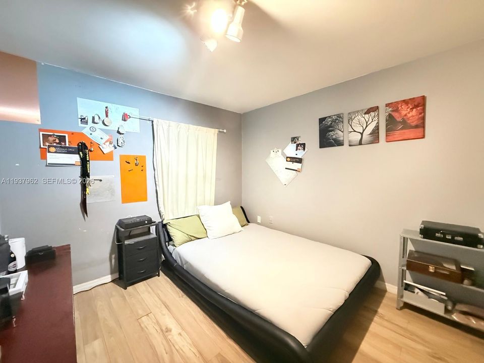 En Venta: $399,000 (4 camas, 2 baños, 1670 Pies cuadrados)