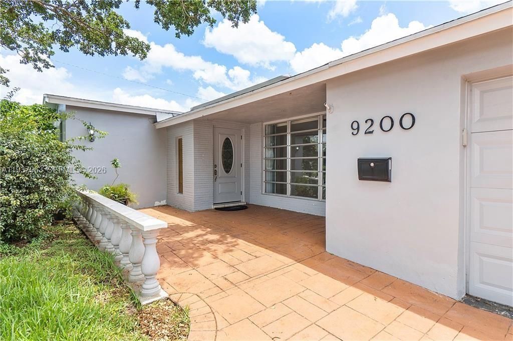 出租: $3,800 (4 贝兹, 2 浴室, 1814 平方英尺)