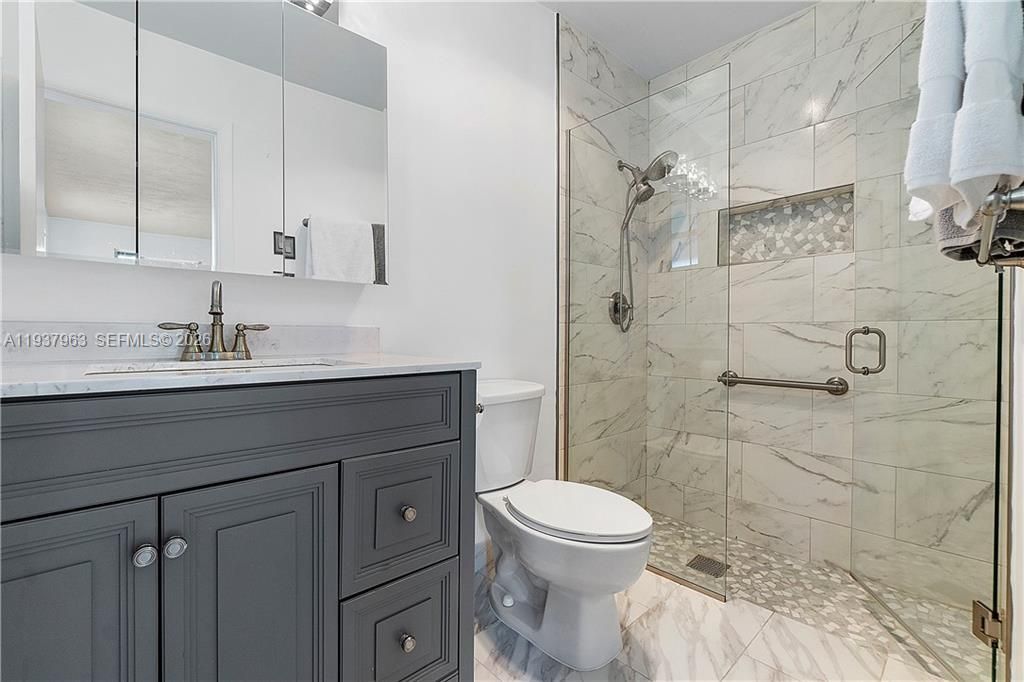 出租: $3,800 (4 贝兹, 2 浴室, 1814 平方英尺)