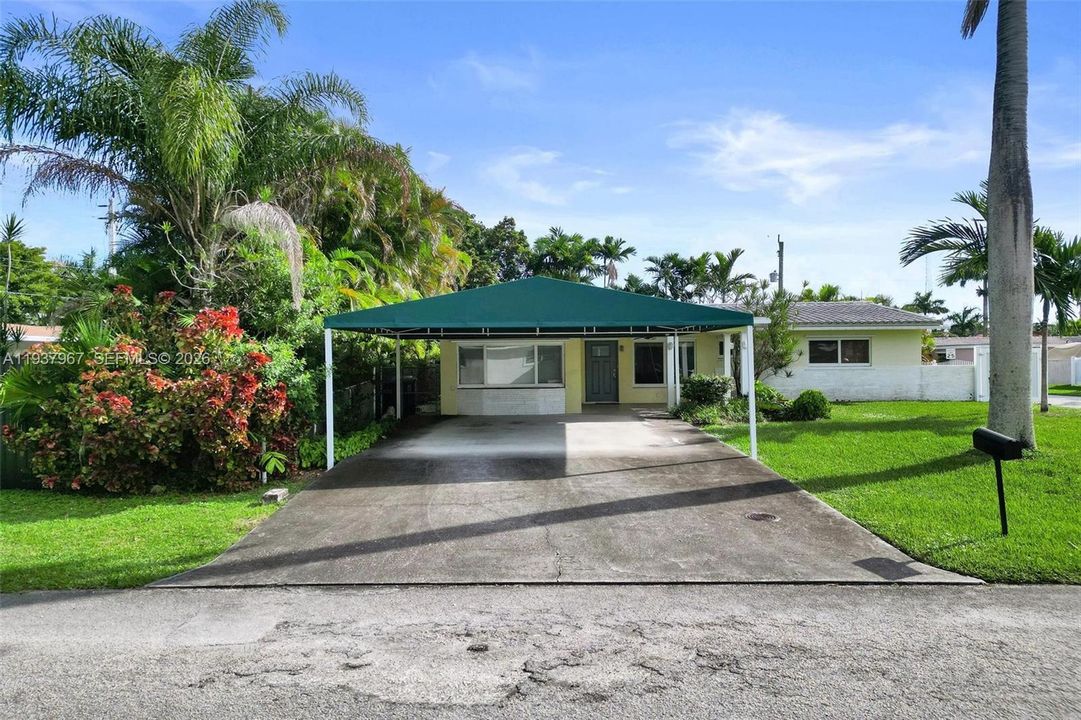 For Sale: $595,000 (3 beds, 2 baths, 1449 Square Feet)